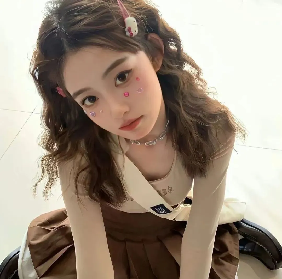 优雅美女茶艺表演 - 传统文化与现代美的结合